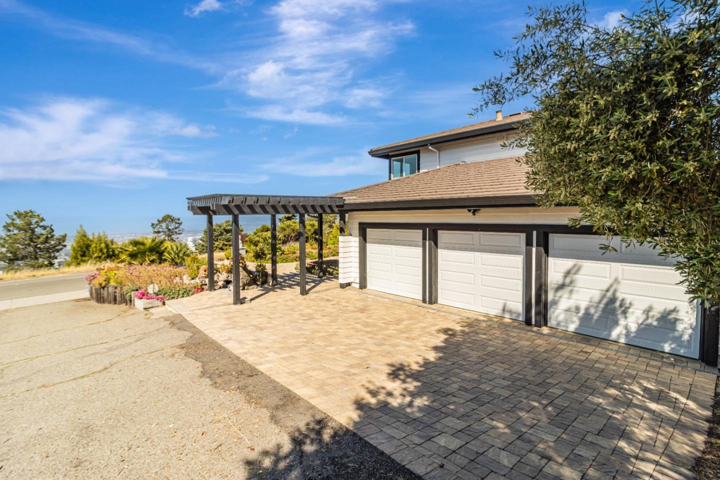 Detail Gallery Image 69 of 125 For 11550 Skyline Blvd, Oakland,  CA 94619 - 4 Beds | 3 Baths