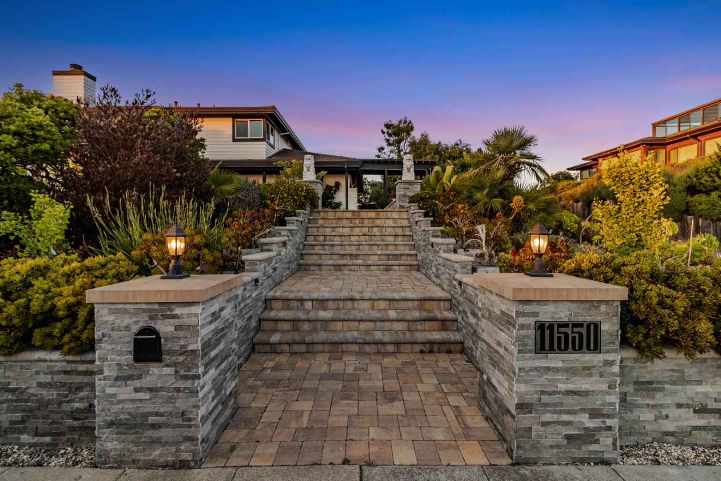 Detail Gallery Image 72 of 125 For 11550 Skyline Blvd, Oakland,  CA 94619 - 4 Beds | 3 Baths