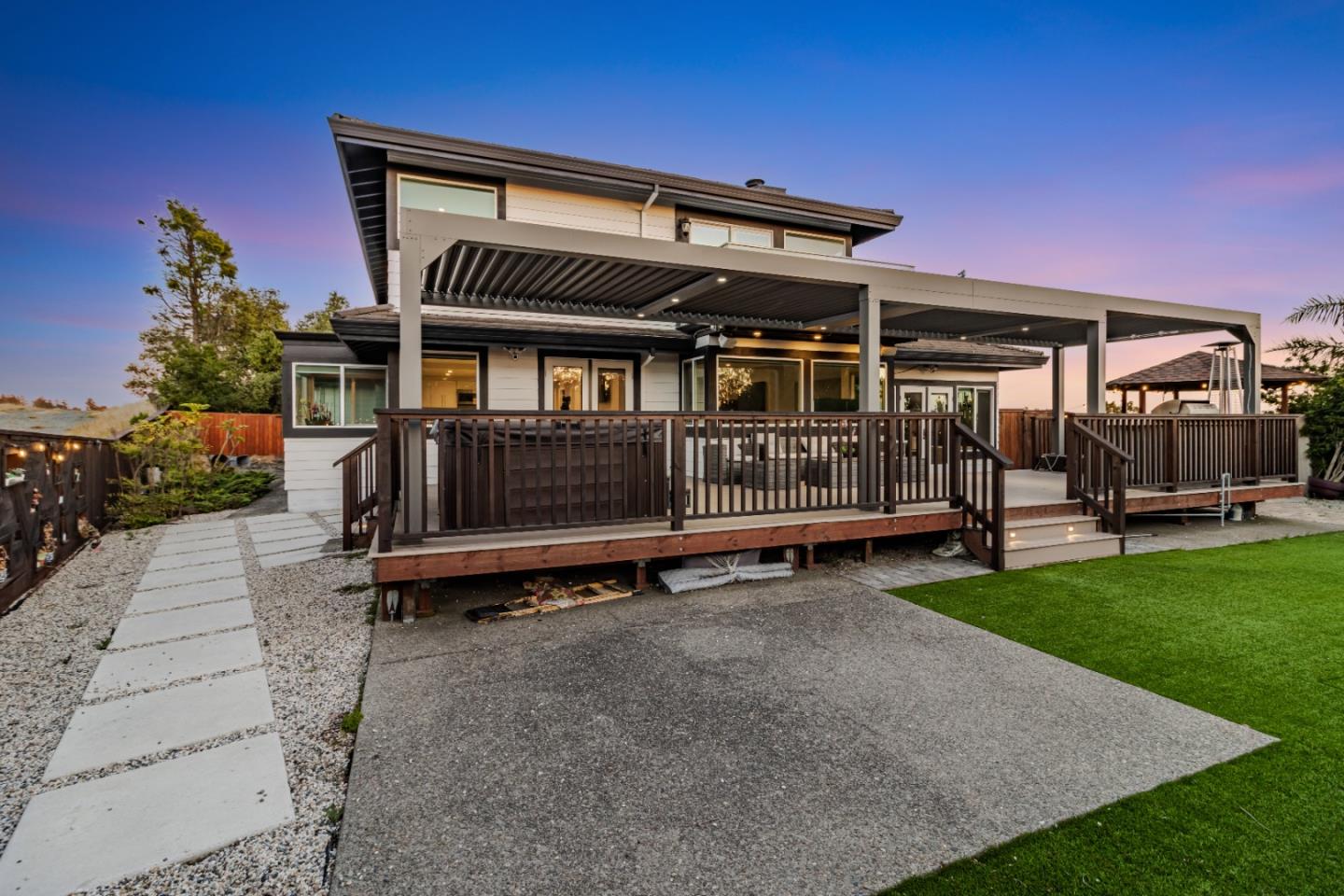 Detail Gallery Image 80 of 125 For 11550 Skyline Blvd, Oakland,  CA 94619 - 4 Beds | 3 Baths