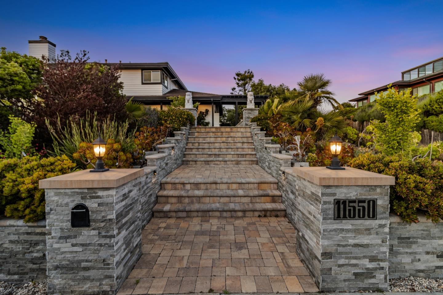 Detail Gallery Image 89 of 125 For 11550 Skyline Blvd, Oakland,  CA 94619 - 4 Beds | 3 Baths