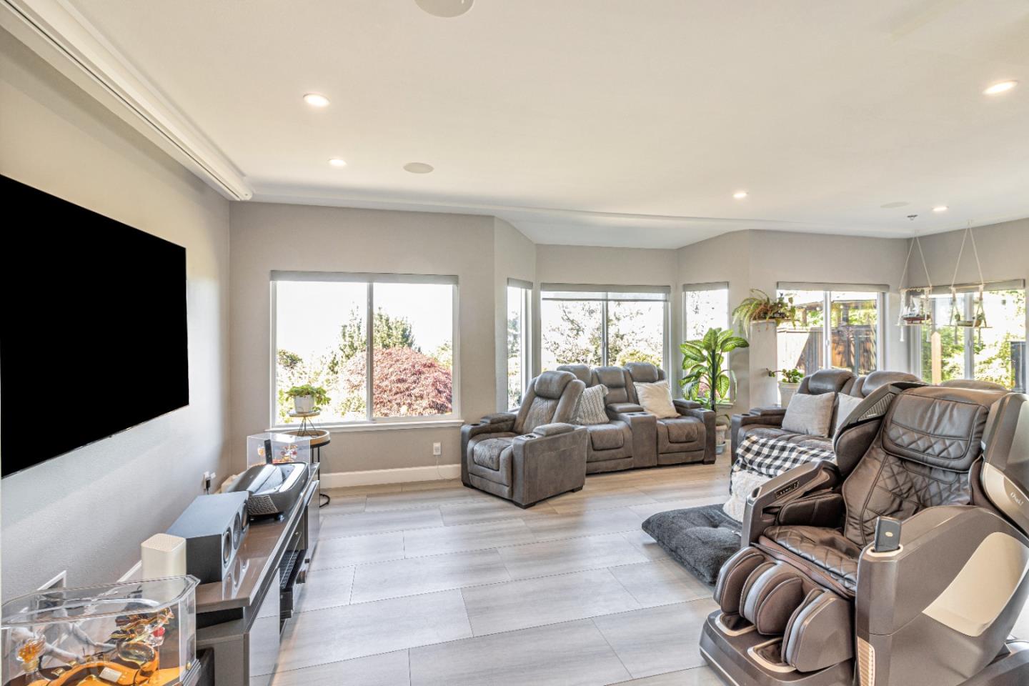 Detail Gallery Image 9 of 125 For 11550 Skyline Blvd, Oakland,  CA 94619 - 4 Beds | 3 Baths