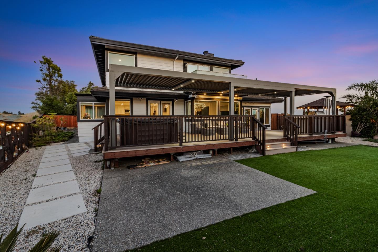 Detail Gallery Image 98 of 125 For 11550 Skyline Blvd, Oakland,  CA 94619 - 4 Beds | 3 Baths
