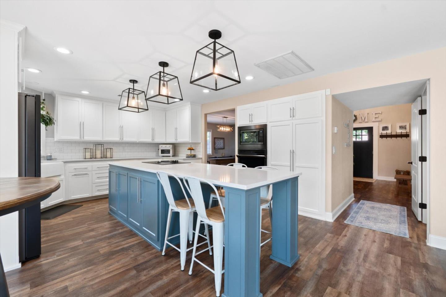 Detail Gallery Image 10 of 55 For 4676 Dandelion Dr, Redding,  CA 96002 - 4 Beds | 2/1 Baths