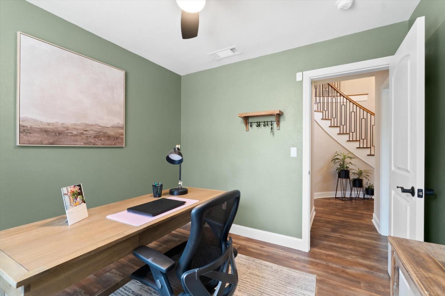 Detail Gallery Image 16 of 55 For 4676 Dandelion Dr, Redding,  CA 96002 - 4 Beds | 2/1 Baths