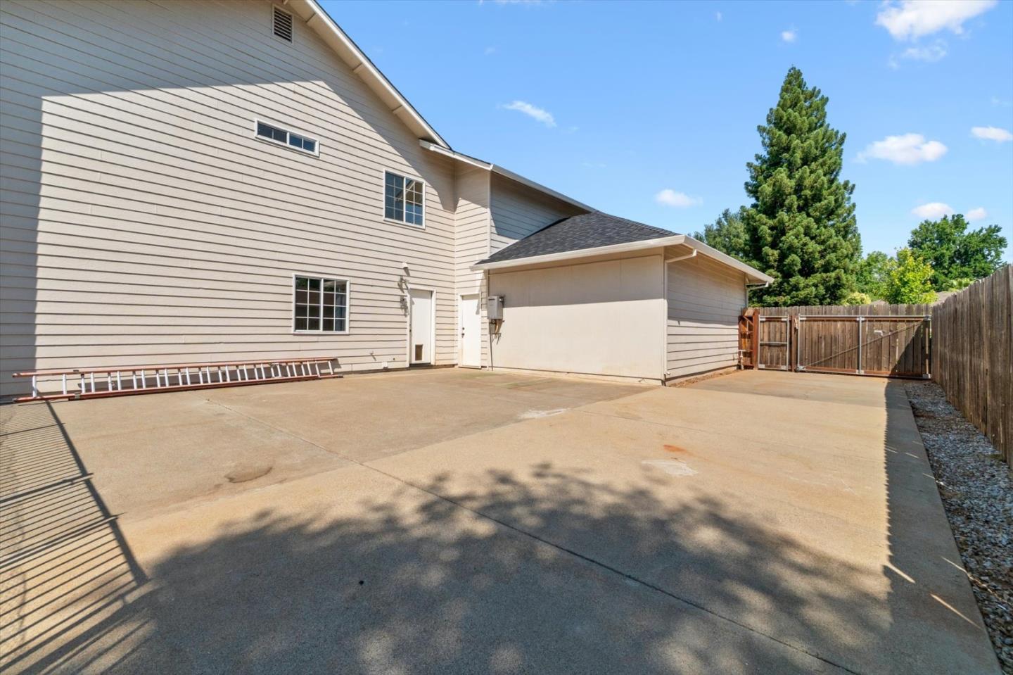 Detail Gallery Image 39 of 55 For 4676 Dandelion Dr, Redding,  CA 96002 - 4 Beds | 2/1 Baths