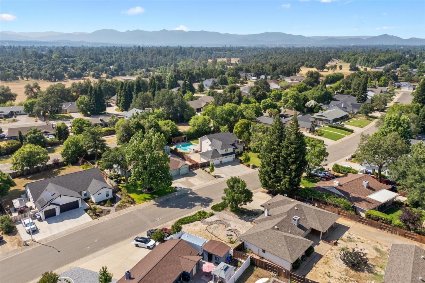 Detail Gallery Image 47 of 55 For 4676 Dandelion Dr, Redding,  CA 96002 - 4 Beds | 2/1 Baths