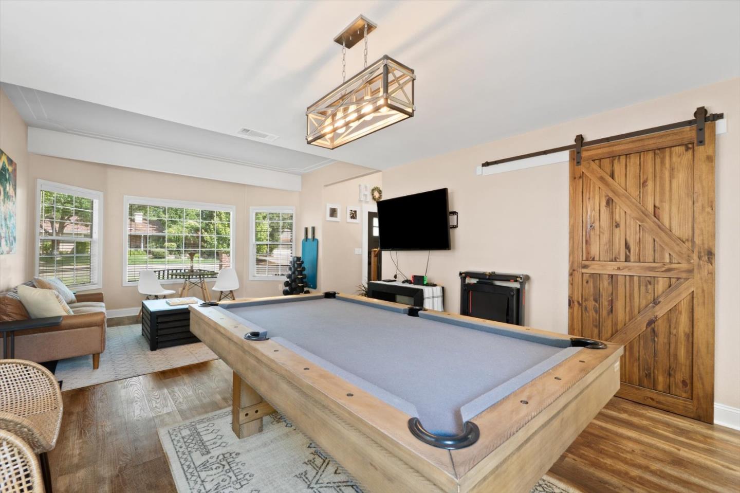 Detail Gallery Image 7 of 55 For 4676 Dandelion Dr, Redding,  CA 96002 - 4 Beds | 2/1 Baths