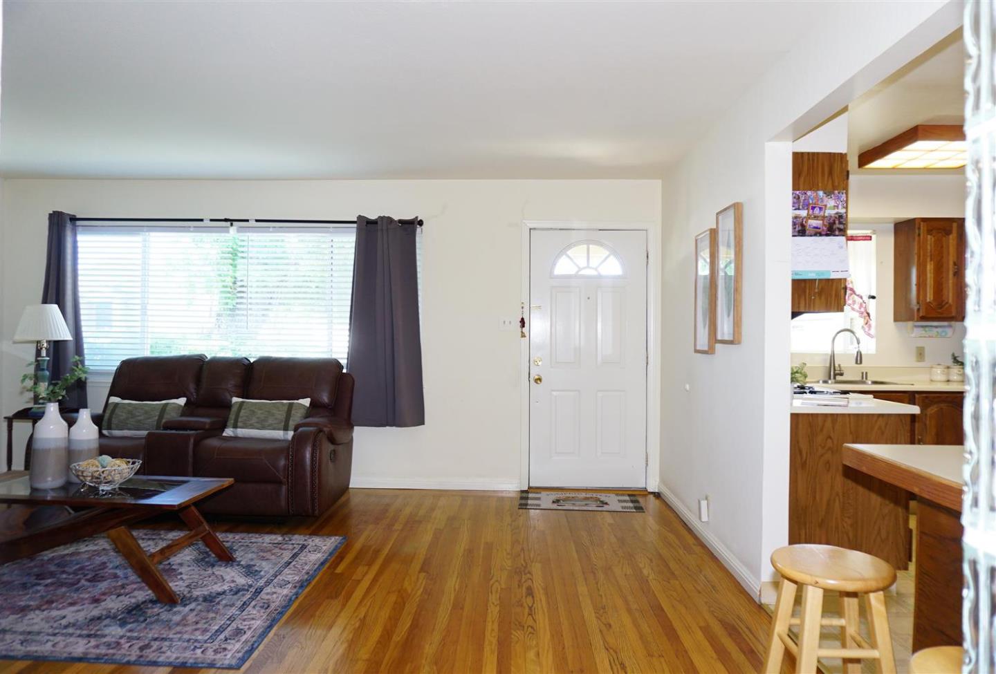 Detail Gallery Image 5 of 23 For 1755 Townsend Ave, Santa Clara,  CA 95051 - 3 Beds | 2 Baths