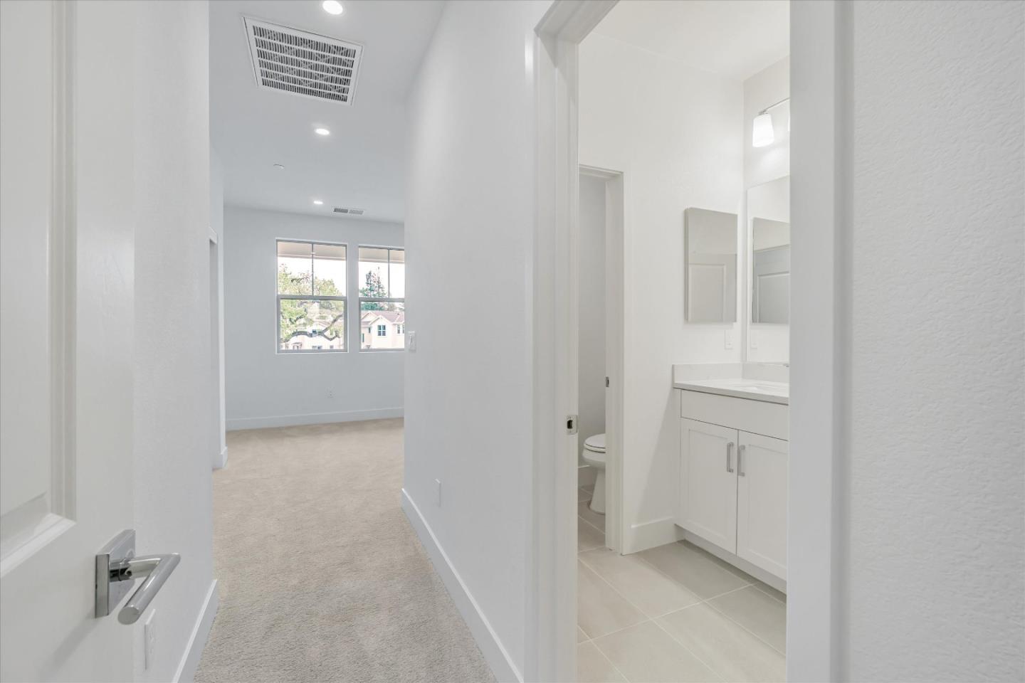 Detail Gallery Image 18 of 22 For 230 Oak Cir, Walnut Creek,  CA 94597 - 3 Beds | 3 Baths