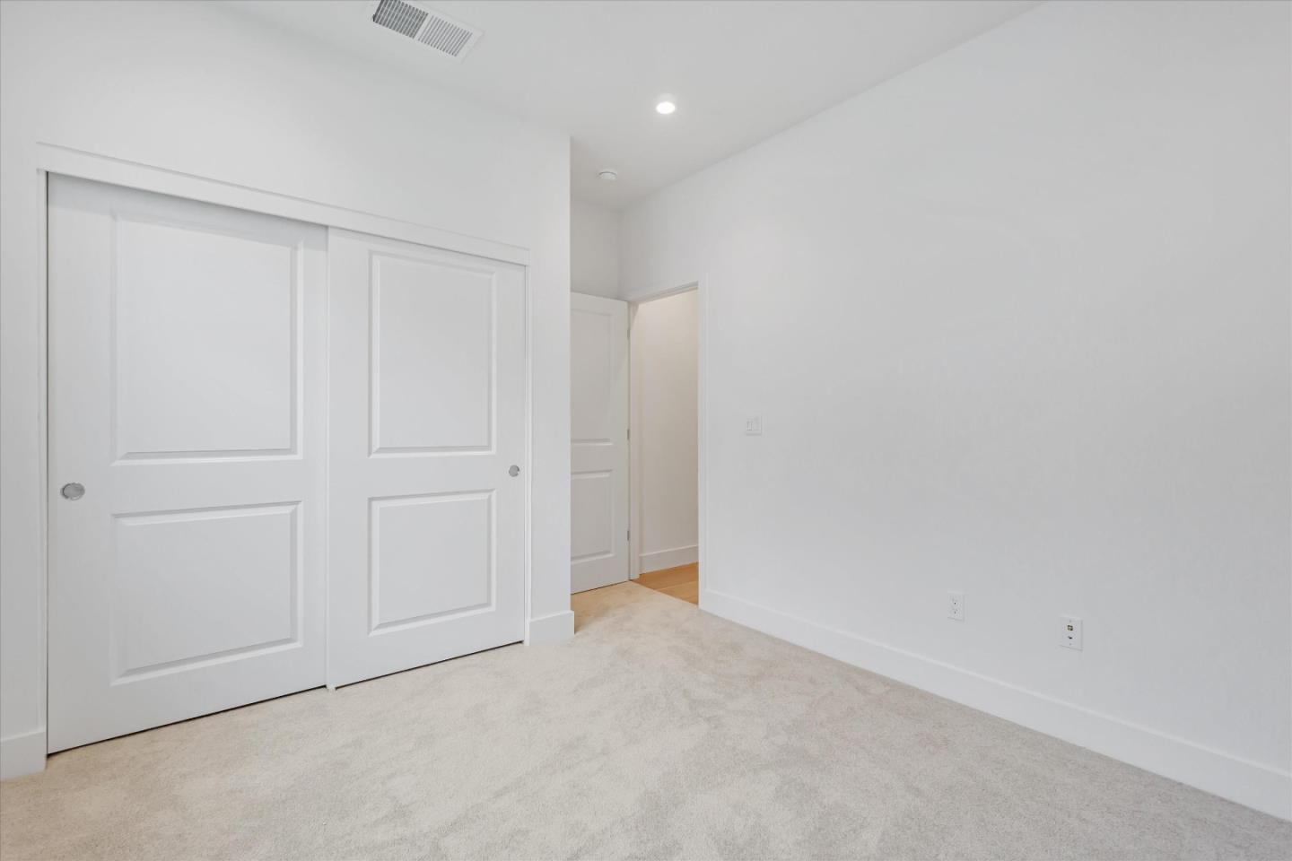 Detail Gallery Image 20 of 22 For 230 Oak Cir, Walnut Creek,  CA 94597 - 3 Beds | 3 Baths