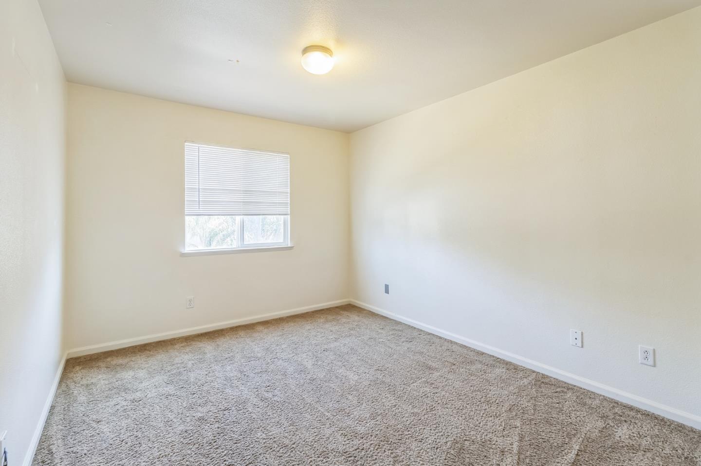 Detail Gallery Image 13 of 31 For 1160 Bellflower Way, Los Banos,  CA 93635 - 4 Beds | 3 Baths