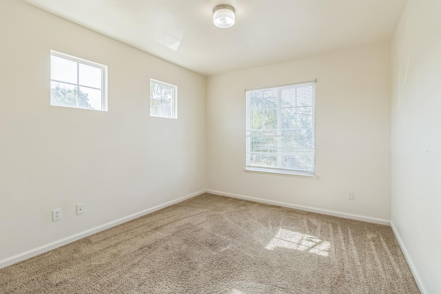 Detail Gallery Image 16 of 31 For 1160 Bellflower Way, Los Banos,  CA 93635 - 4 Beds | 3 Baths
