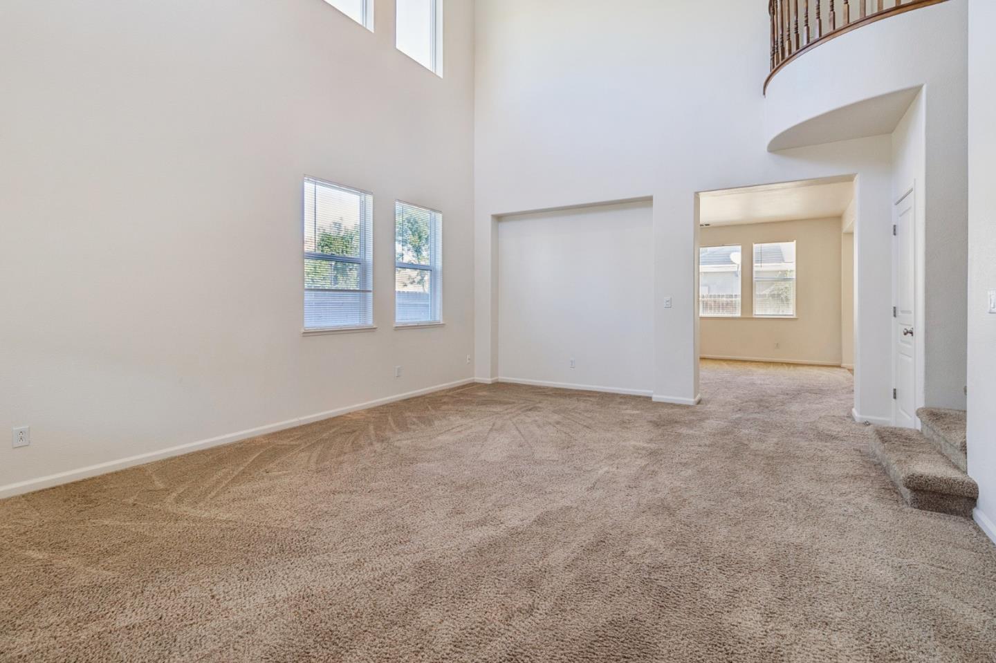 Detail Gallery Image 2 of 31 For 1160 Bellflower Way, Los Banos,  CA 93635 - 4 Beds | 3 Baths
