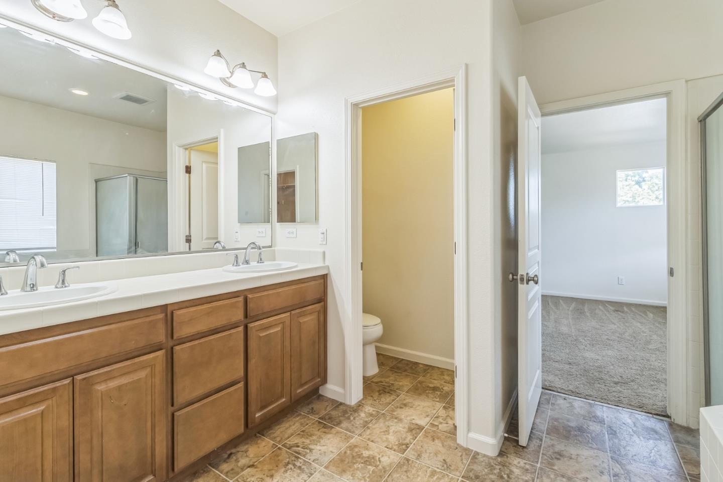 Detail Gallery Image 24 of 31 For 1160 Bellflower Way, Los Banos,  CA 93635 - 4 Beds | 3 Baths