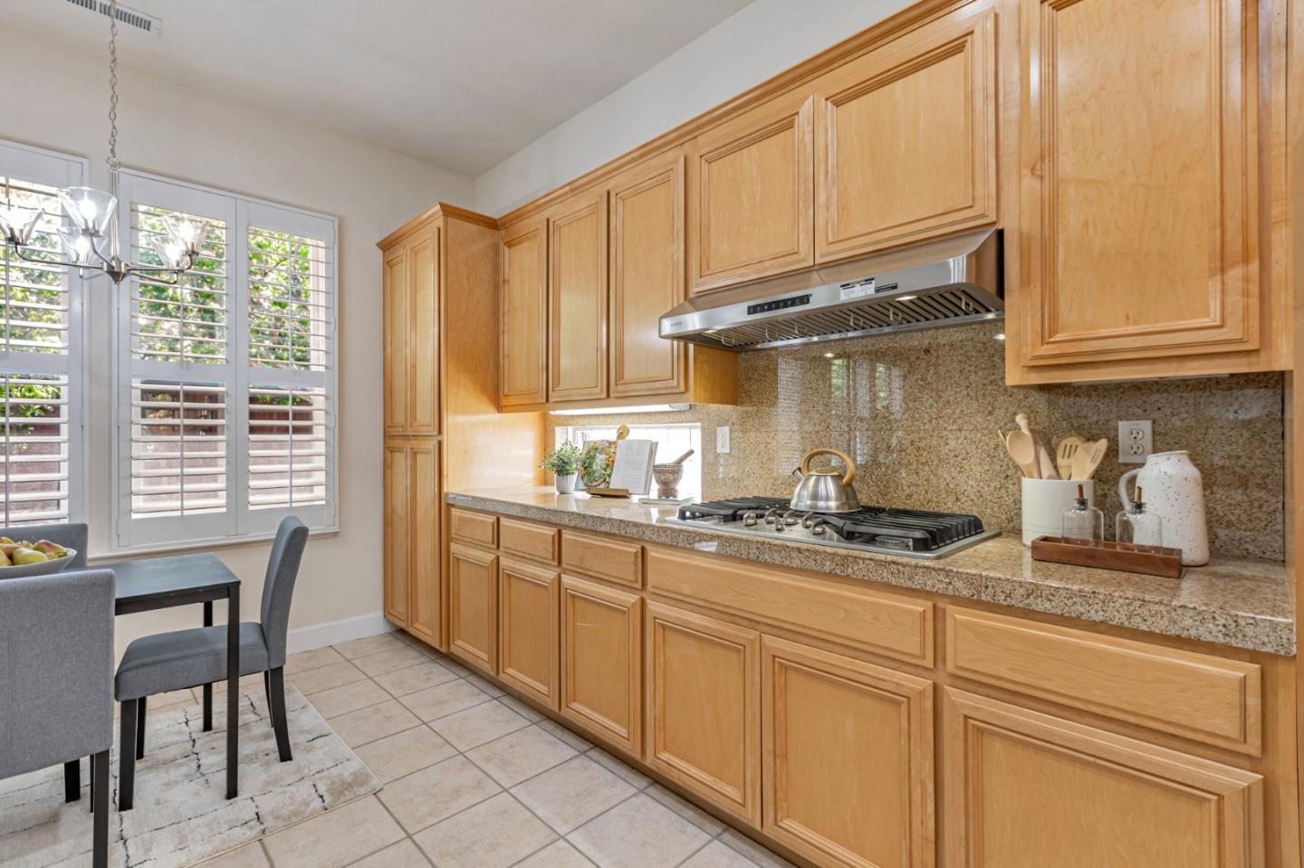Detail Gallery Image 16 of 63 For 18400 Capistrano Way, Morgan Hill,  CA 95037 - 4 Beds | 2/1 Baths