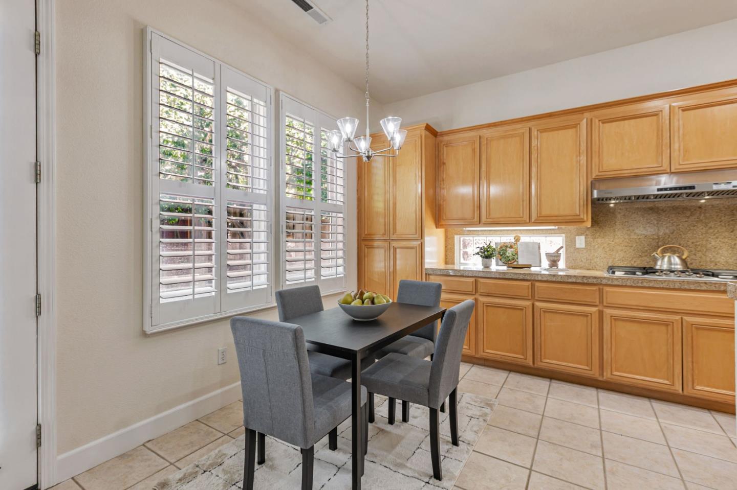 Detail Gallery Image 17 of 63 For 18400 Capistrano Way, Morgan Hill,  CA 95037 - 4 Beds | 2/1 Baths