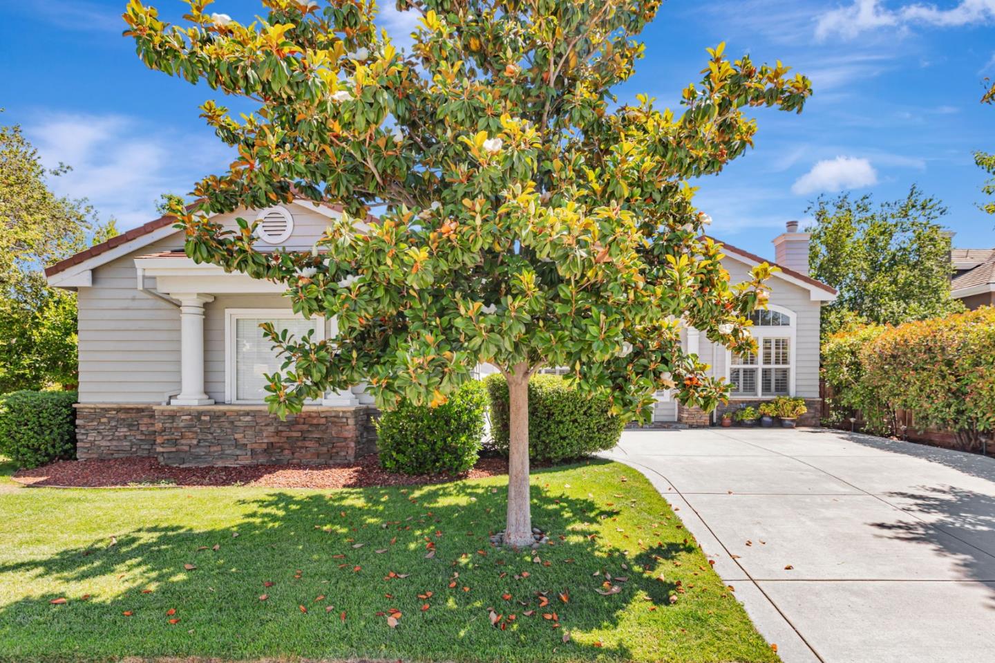 Detail Gallery Image 3 of 63 For 18400 Capistrano Way, Morgan Hill,  CA 95037 - 4 Beds | 2/1 Baths