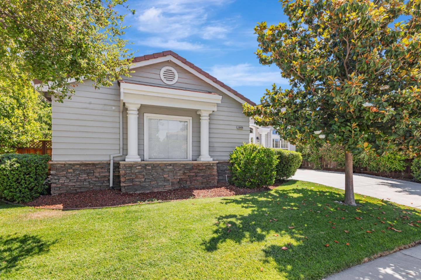 Detail Gallery Image 4 of 63 For 18400 Capistrano Way, Morgan Hill,  CA 95037 - 4 Beds | 2/1 Baths