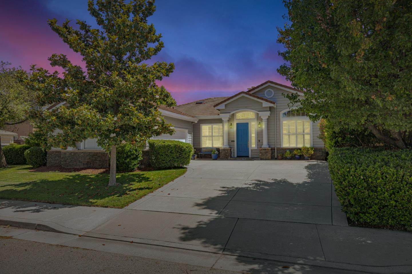 Detail Gallery Image 5 of 63 For 18400 Capistrano Way, Morgan Hill,  CA 95037 - 4 Beds | 2/1 Baths