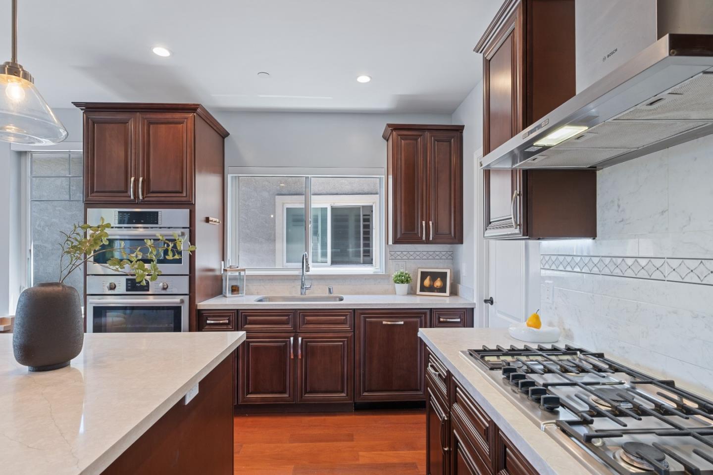 Detail Gallery Image 16 of 49 For 1331 Araujo St, San Jose,  CA 95131 - 4 Beds | 4 Baths