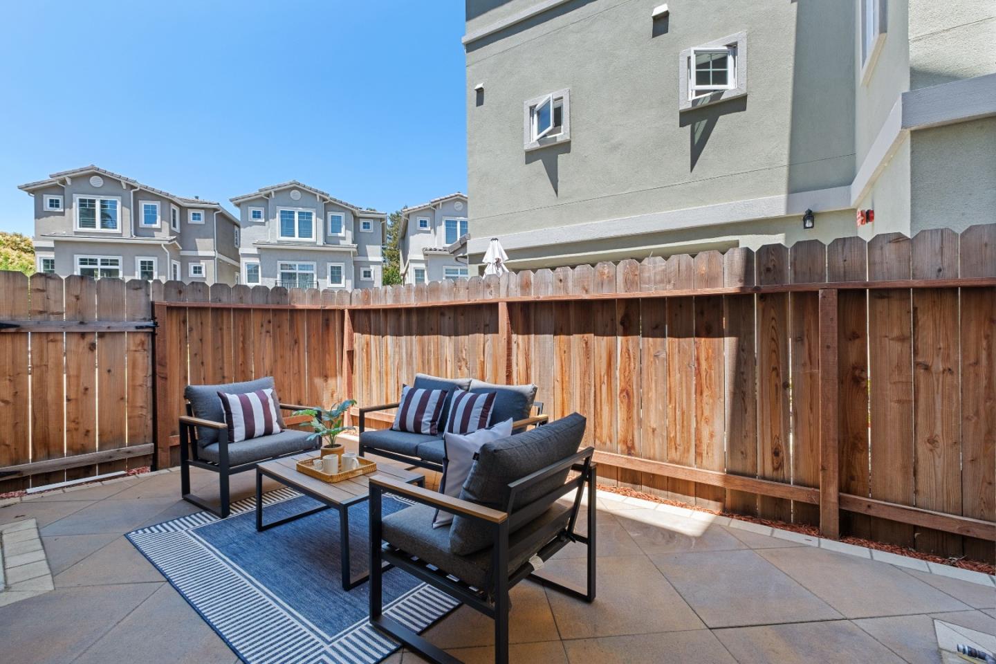 Detail Gallery Image 5 of 49 For 1331 Araujo St, San Jose,  CA 95131 - 4 Beds | 4 Baths