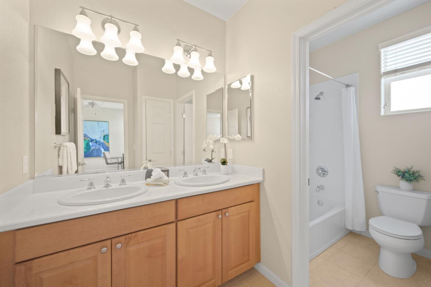 Detail Gallery Image 14 of 26 For 801 Font Ter, San Jose,  CA 95126 - 2 Beds | 2/1 Baths