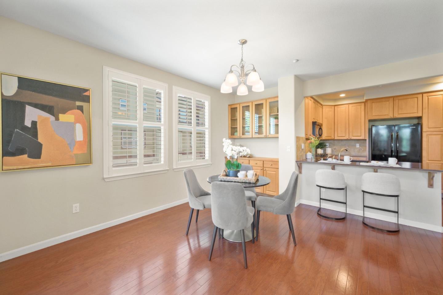Detail Gallery Image 4 of 26 For 801 Font Ter, San Jose,  CA 95126 - 2 Beds | 2/1 Baths
