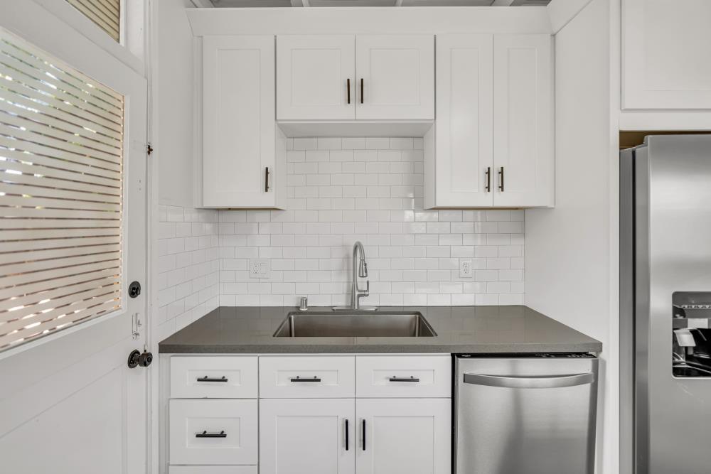 Detail Gallery Image 9 of 34 For 801 Douglas St, West Sacramento,  CA 95605 - 3 Beds | 1 Baths