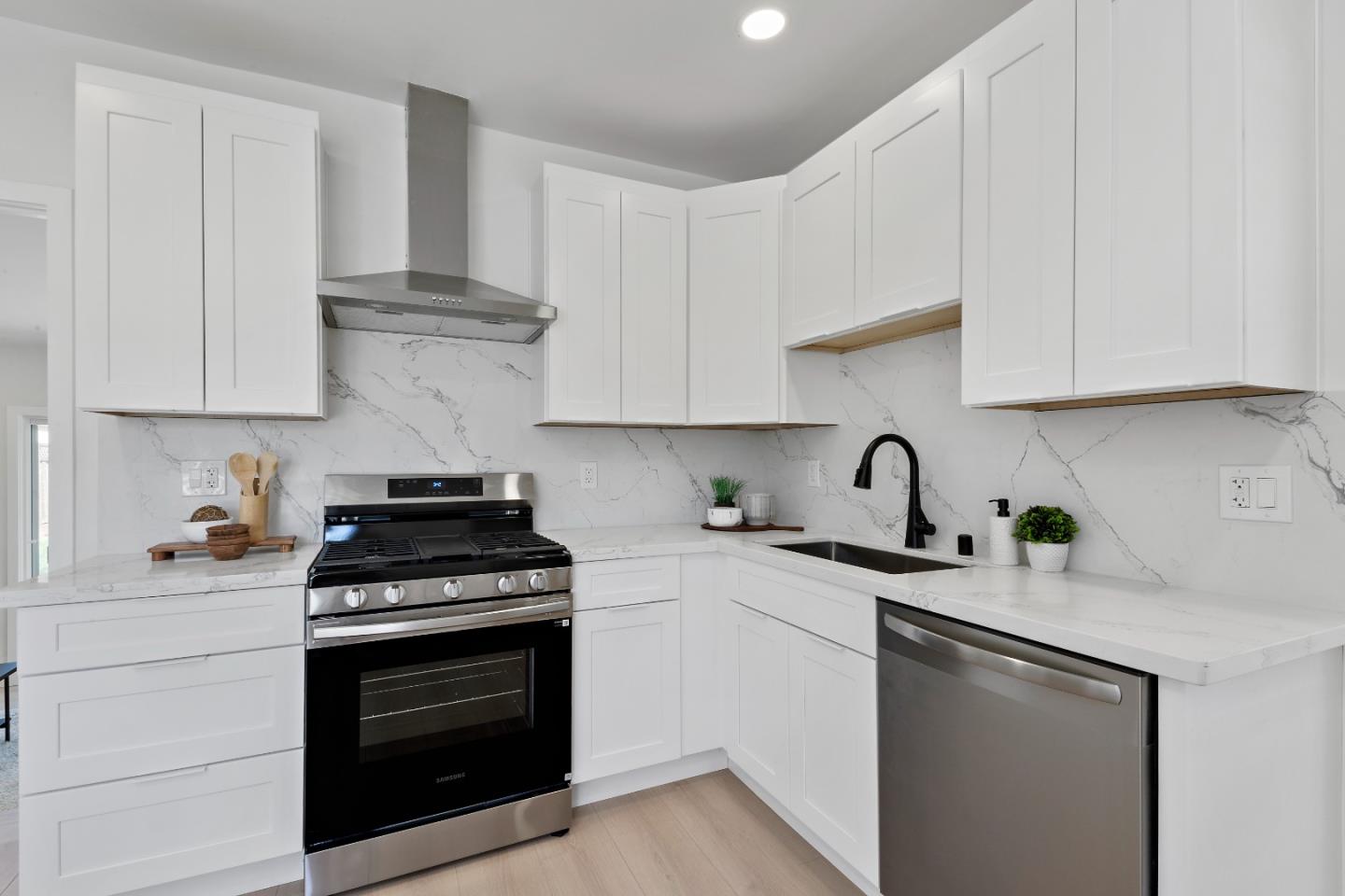 Detail Gallery Image 17 of 36 For 209 Bayswater Ave, Burlingame,  CA 94010 - 2 Beds | 1 Baths