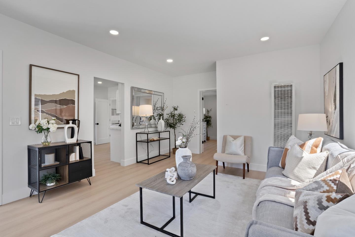 Detail Gallery Image 3 of 36 For 209 Bayswater Ave, Burlingame,  CA 94010 - 2 Beds | 1 Baths