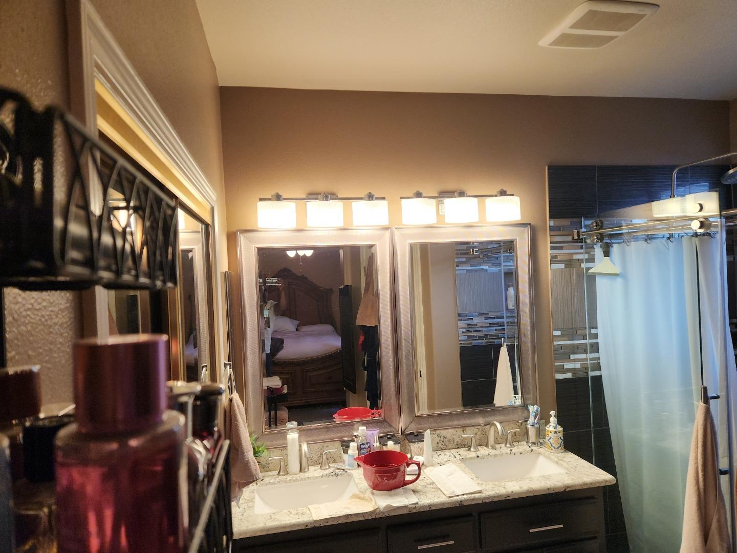 Detail Gallery Image 15 of 22 For 1875 Lancashire Dr, Salinas,  CA 93906 - 3 Beds | 2 Baths