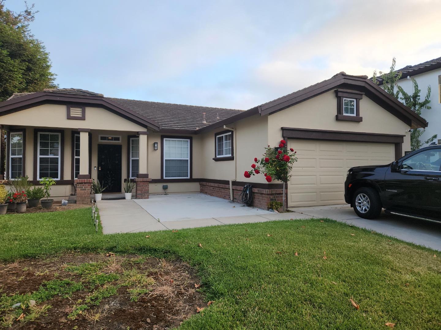 Detail Gallery Image 2 of 22 For 1875 Lancashire Dr, Salinas,  CA 93906 - 3 Beds | 2 Baths