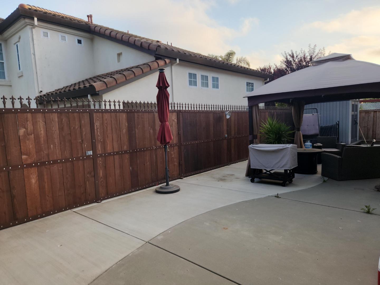 Detail Gallery Image 21 of 22 For 1875 Lancashire Dr, Salinas,  CA 93906 - 3 Beds | 2 Baths