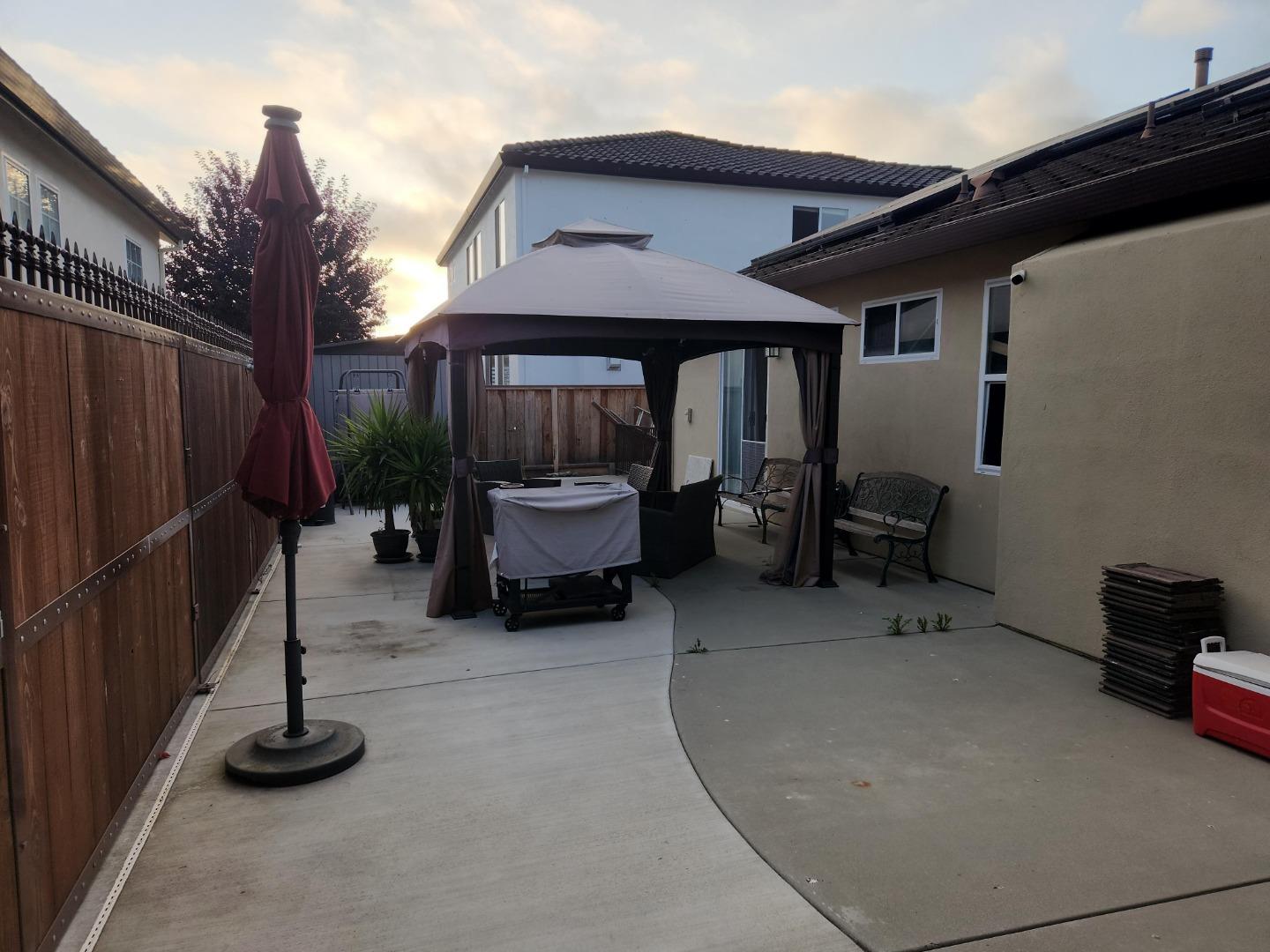 Detail Gallery Image 22 of 22 For 1875 Lancashire Dr, Salinas,  CA 93906 - 3 Beds | 2 Baths