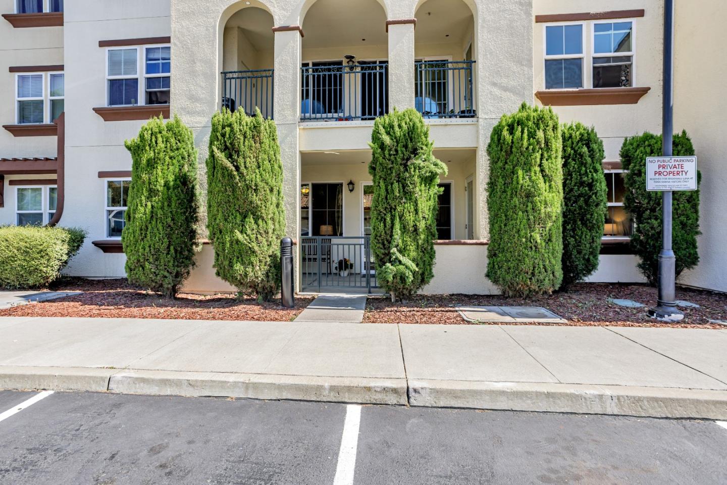 Detail Gallery Image 2 of 32 For 800 S Abel St #101,  Milpitas,  CA 95035 - 2 Beds | 2 Baths