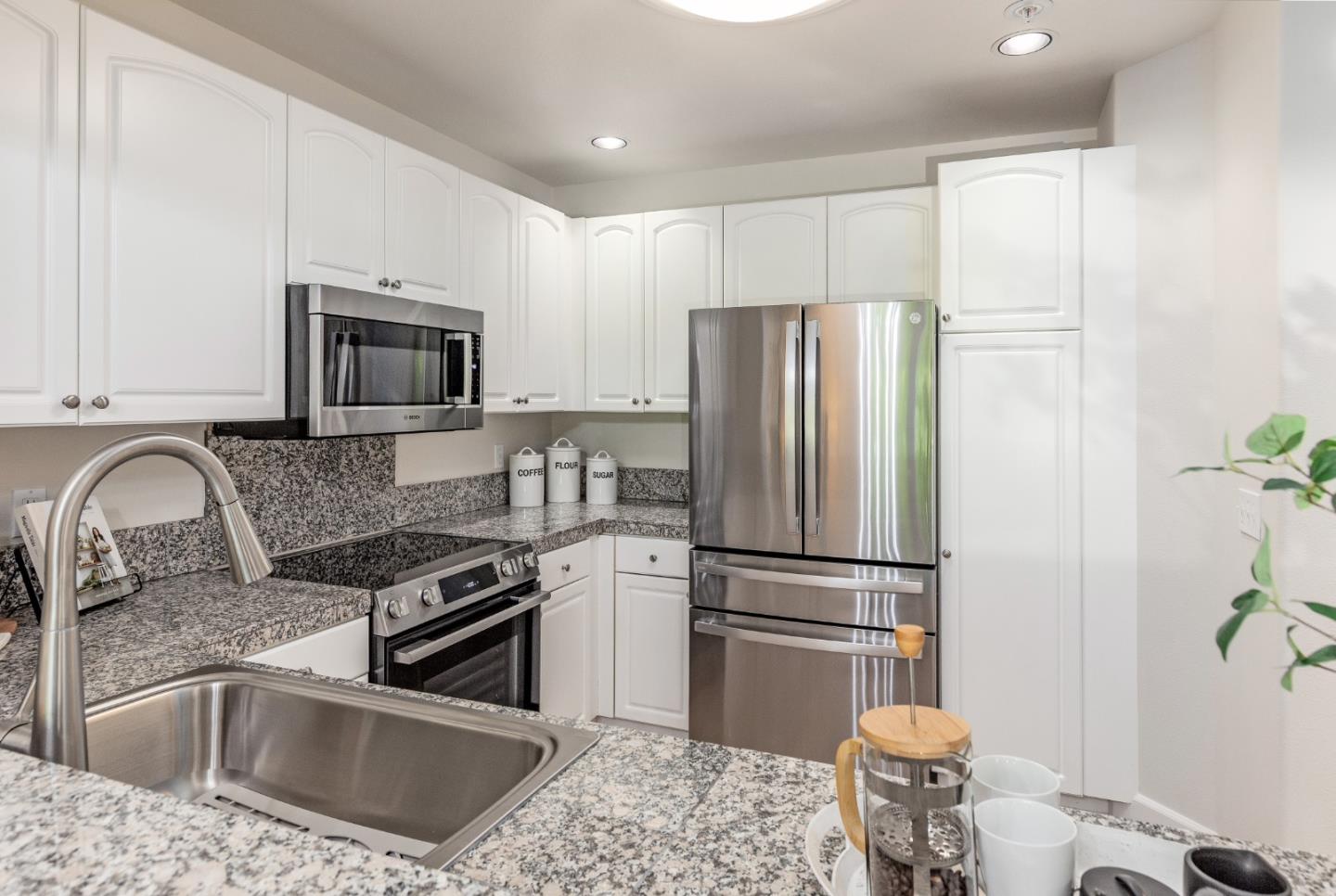 Detail Gallery Image 11 of 33 For 1 W Edith Ave #C214,  Los Altos,  CA 94022 - 1 Beds | 2 Baths
