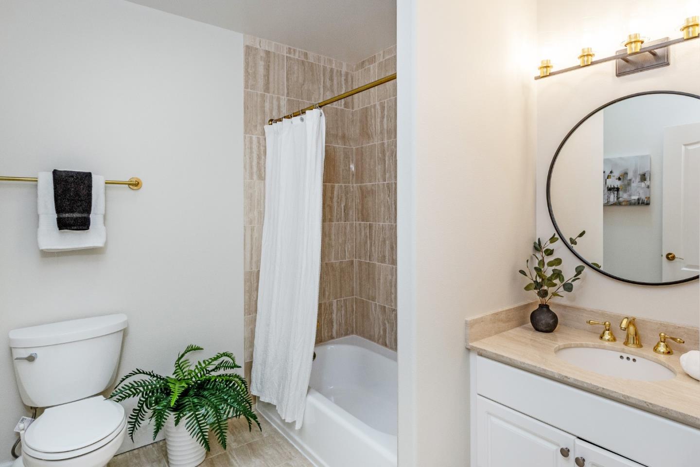 Detail Gallery Image 21 of 33 For 1 W Edith Ave #C214,  Los Altos,  CA 94022 - 1 Beds | 2 Baths