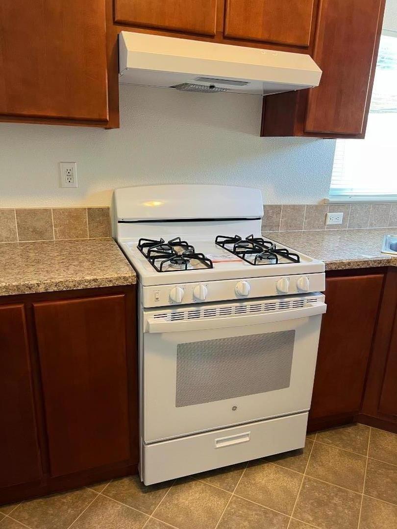 Detail Gallery Image 7 of 12 For 356 Reservation Rd #93,  Marina,  CA 93933 - 2 Beds | 2 Baths