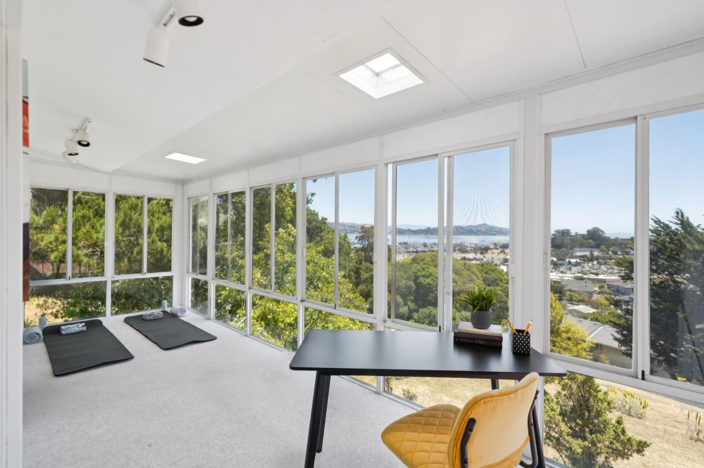 Detail Gallery Image 14 of 34 For 54 Buckelew St, Sausalito,  CA 94965 - 4 Beds | 2 Baths