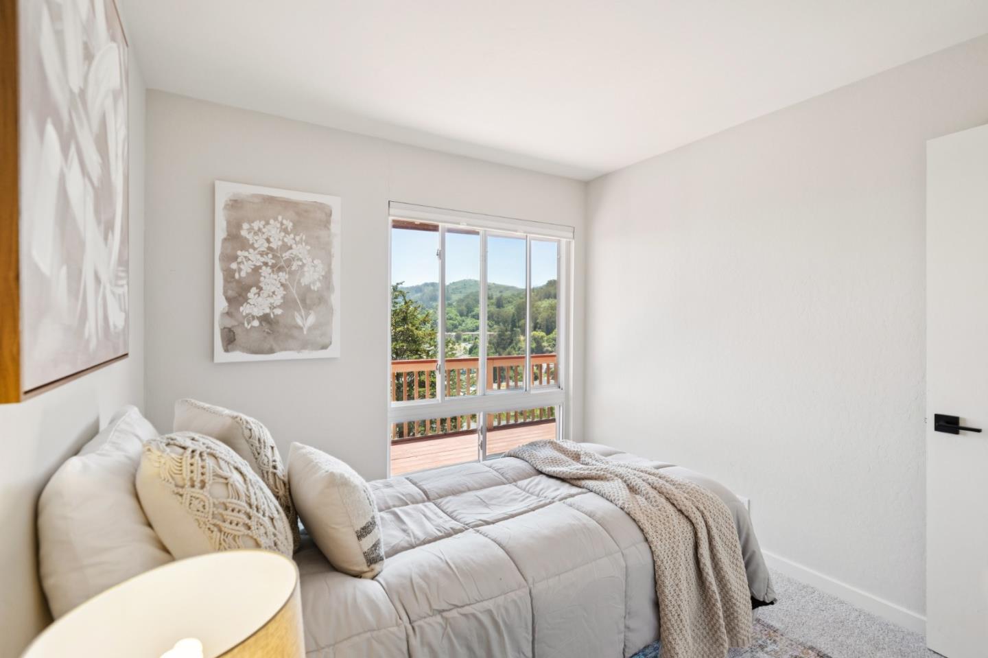 Detail Gallery Image 16 of 34 For 54 Buckelew St, Sausalito,  CA 94965 - 4 Beds | 2 Baths