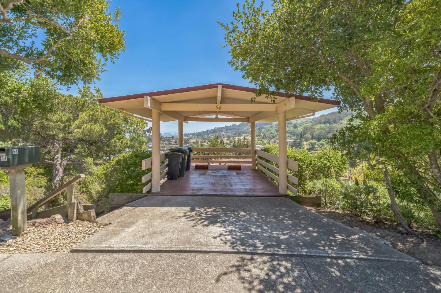 Detail Gallery Image 2 of 34 For 54 Buckelew St, Sausalito,  CA 94965 - 4 Beds | 2 Baths