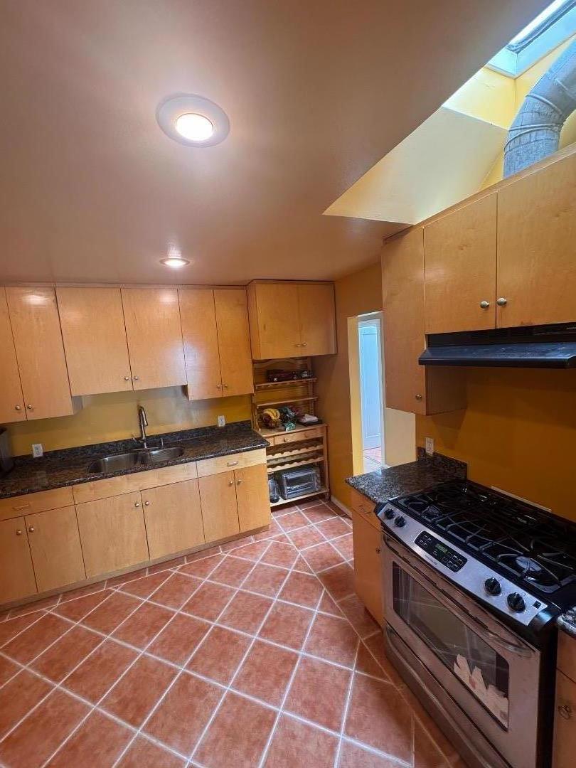 Detail Gallery Image 7 of 13 For 239 Miriam St, Daly City,  CA 94014 - 2 Beds | 1 Baths