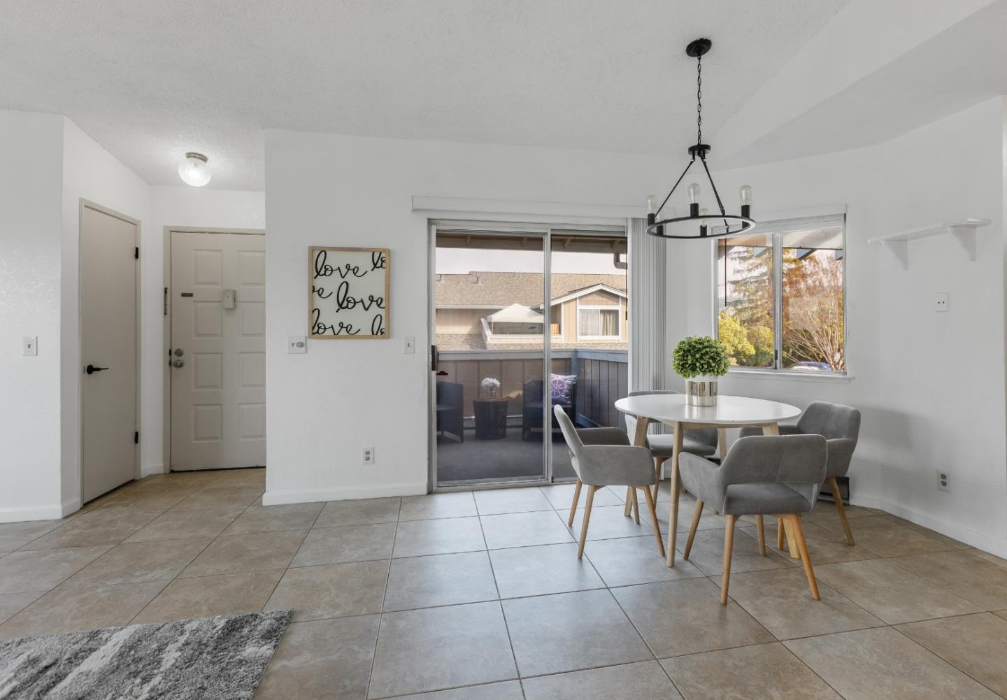 Detail Gallery Image 4 of 17 For 32 Astrida Dr #2,  Hayward,  CA 94544 - 2 Beds | 1 Baths