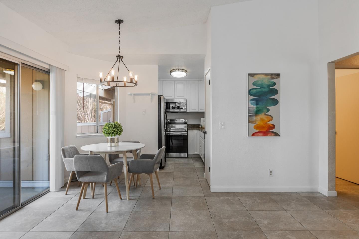 Detail Gallery Image 5 of 17 For 32 Astrida Dr #2,  Hayward,  CA 94544 - 2 Beds | 1 Baths