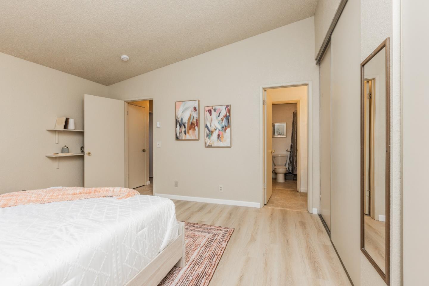 Detail Gallery Image 9 of 17 For 32 Astrida Dr #2,  Hayward,  CA 94544 - 2 Beds | 1 Baths