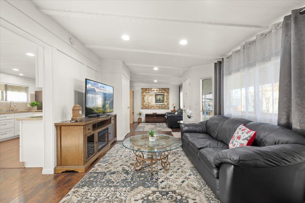 Detail Gallery Image 9 of 22 For 1613 Cabo Dr # 9,  Modesto,  CA 95357 - 3 Beds | 2 Baths