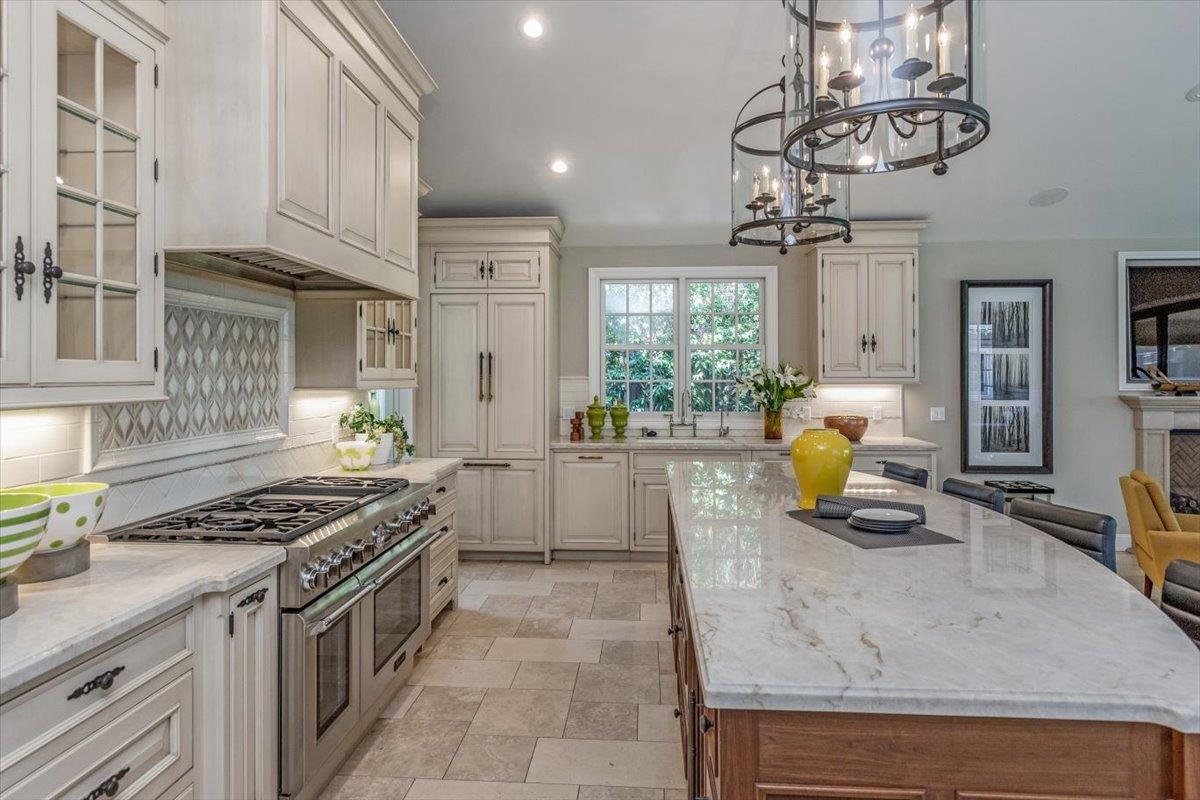 Detail Gallery Image 11 of 37 For 32 N El Monte Ave, Los Altos,  CA 94022 - 4 Beds | 3/1 Baths