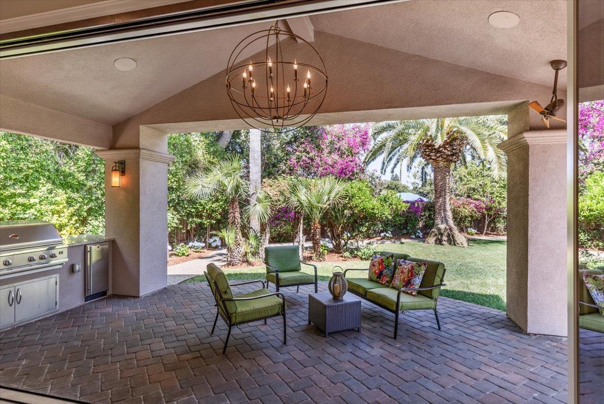 Detail Gallery Image 16 of 37 For 32 N El Monte Ave, Los Altos,  CA 94022 - 4 Beds | 3/1 Baths