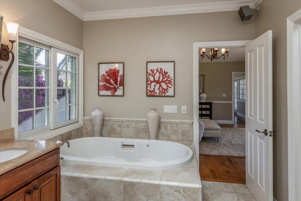 Detail Gallery Image 21 of 37 For 32 N El Monte Ave, Los Altos,  CA 94022 - 4 Beds | 3/1 Baths
