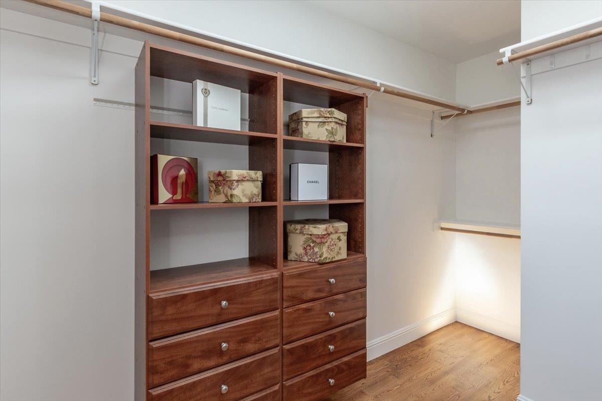 Detail Gallery Image 22 of 37 For 32 N El Monte Ave, Los Altos,  CA 94022 - 4 Beds | 3/1 Baths